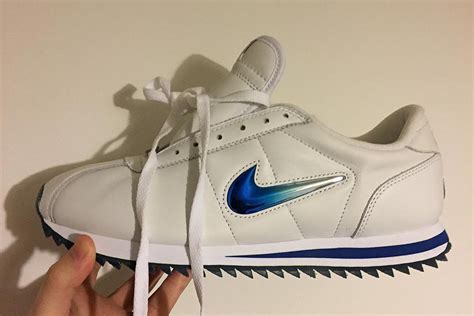 Nike jewel swoosh